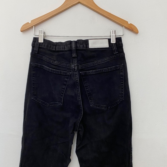 RE/DONE 80s Slim Straight-Leg Jeans in Black - Picture 5 of 8